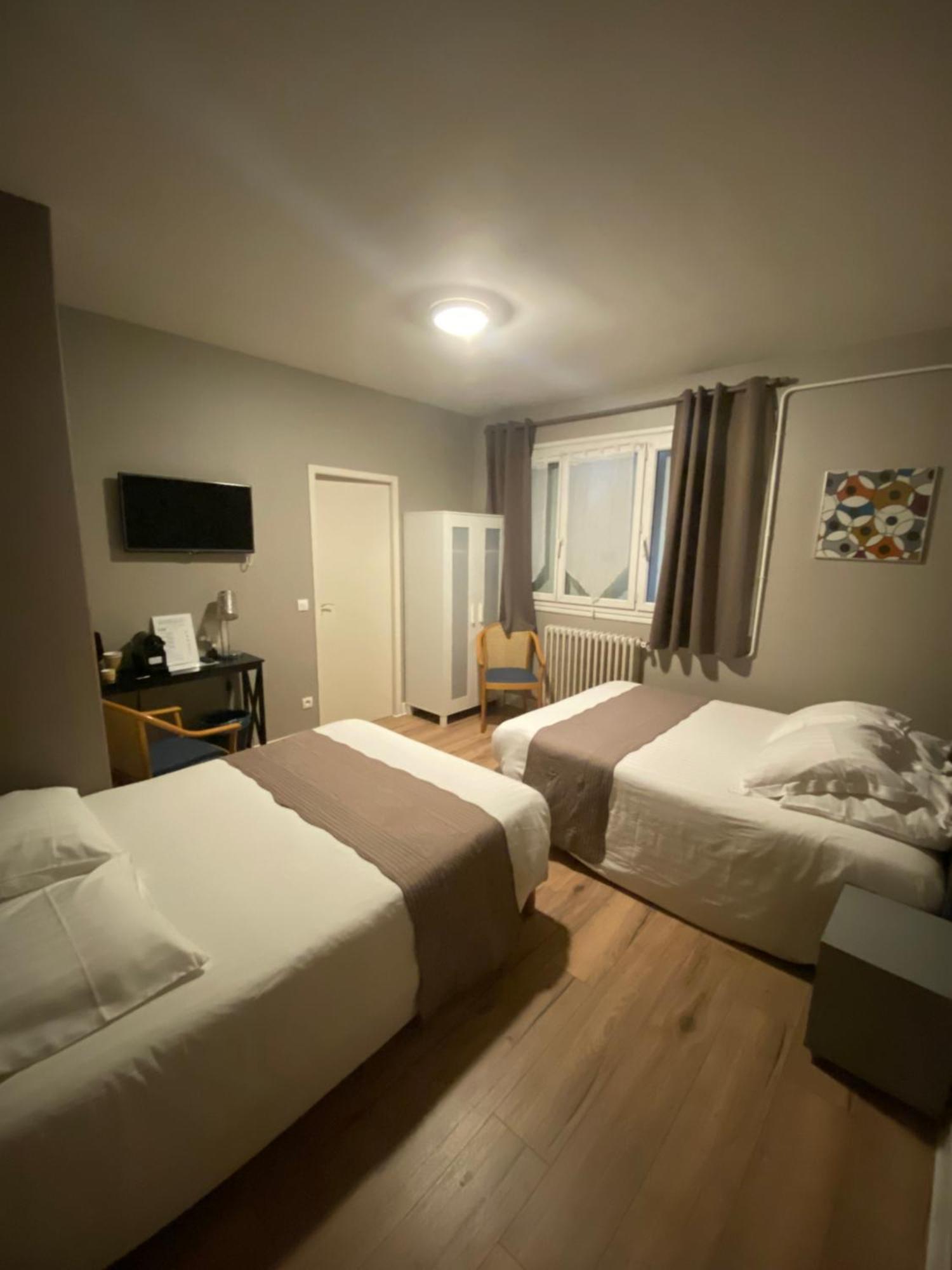 Hotel Berthelot Tours Bagian luar foto