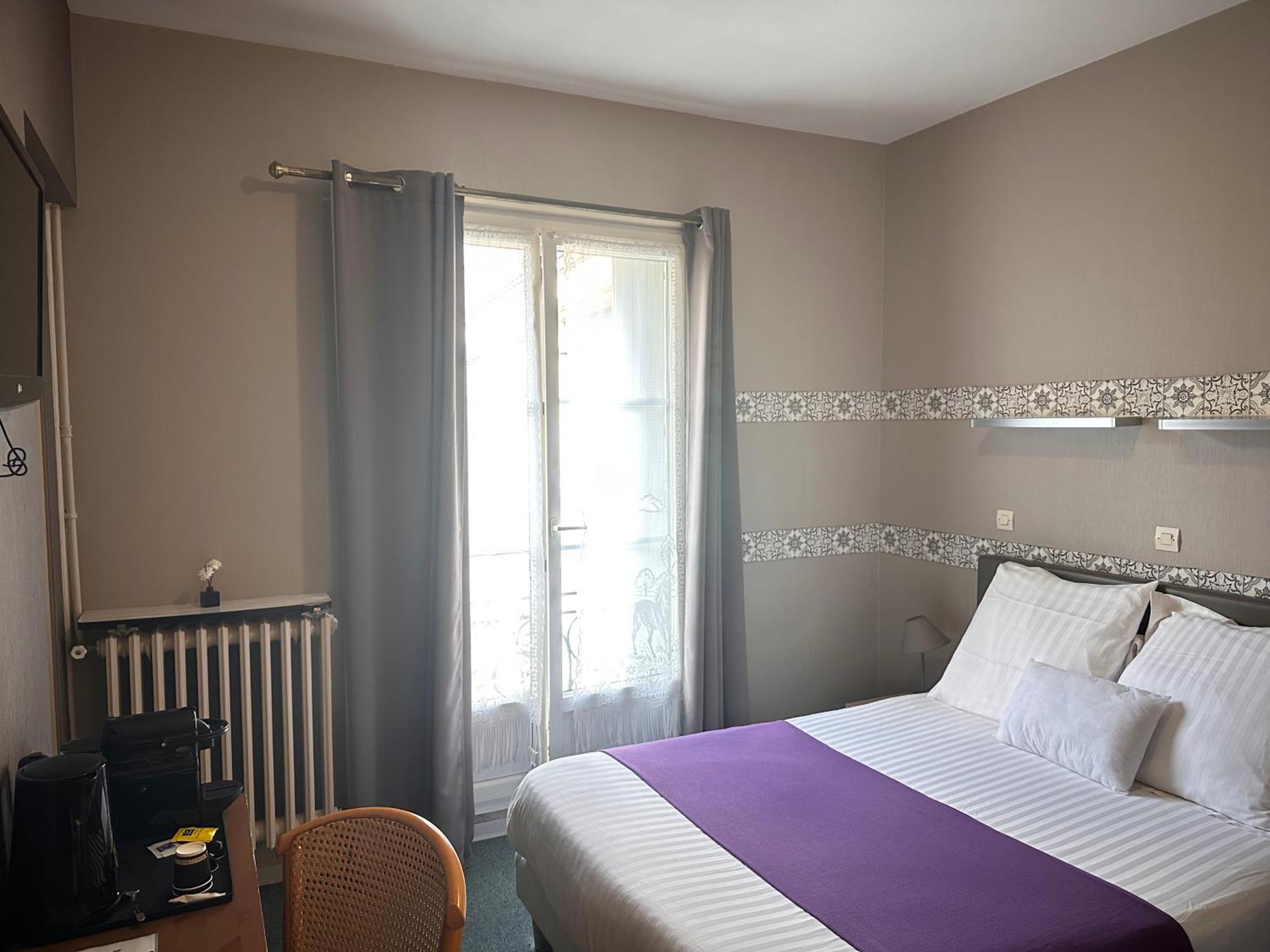Hotel Berthelot Tours Bagian luar foto