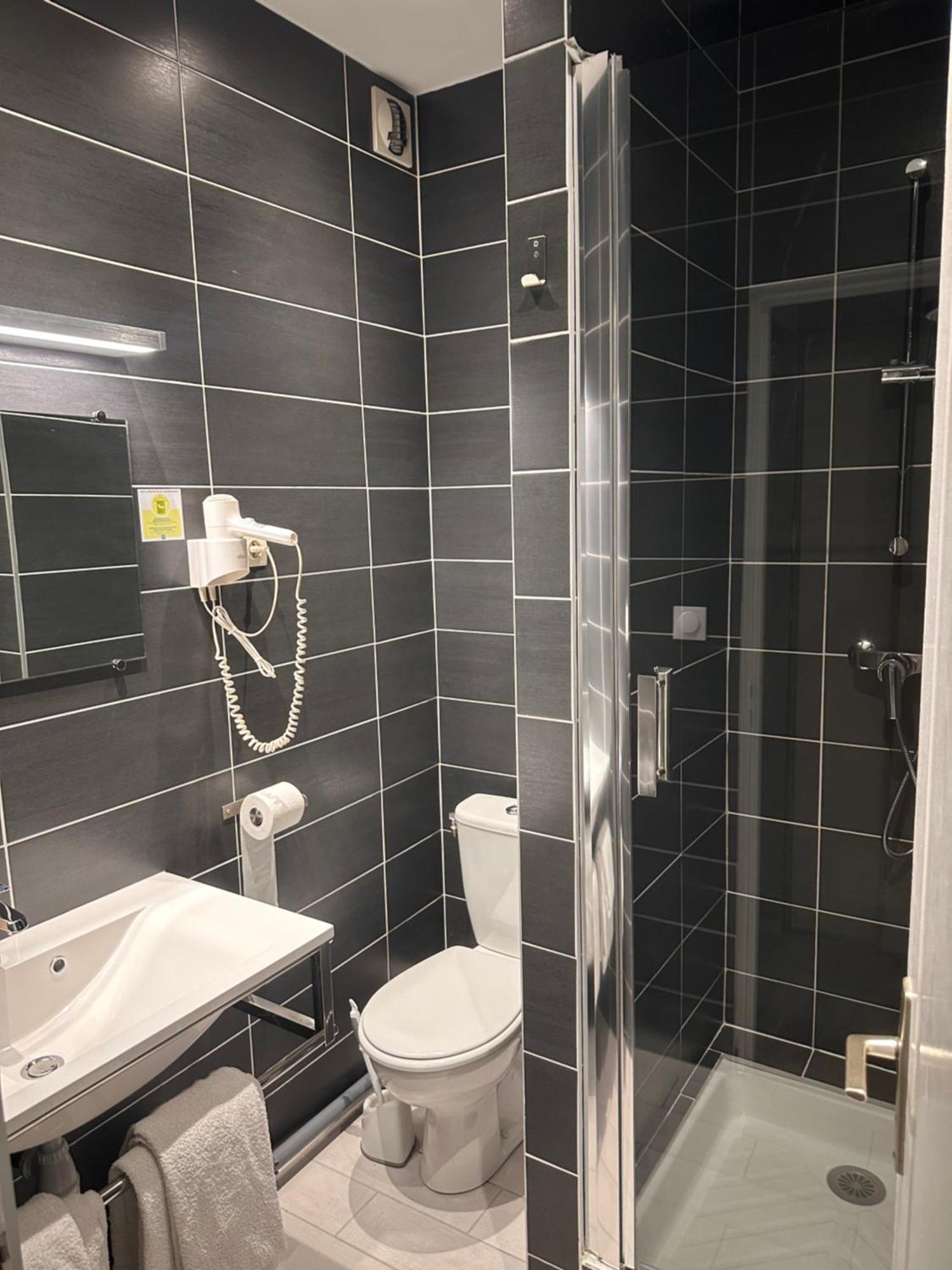 Hotel Berthelot Tours Bagian luar foto