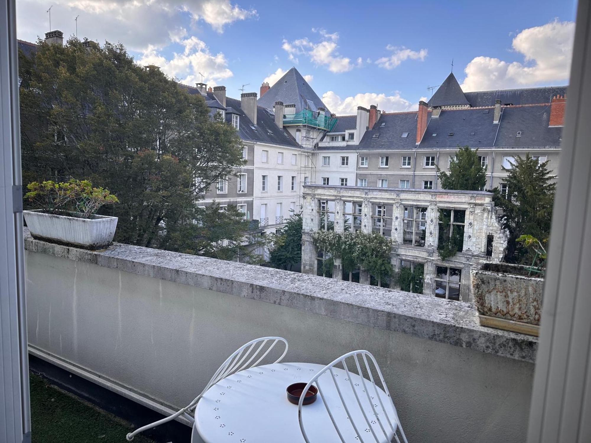 Hotel Berthelot Tours Bagian luar foto
