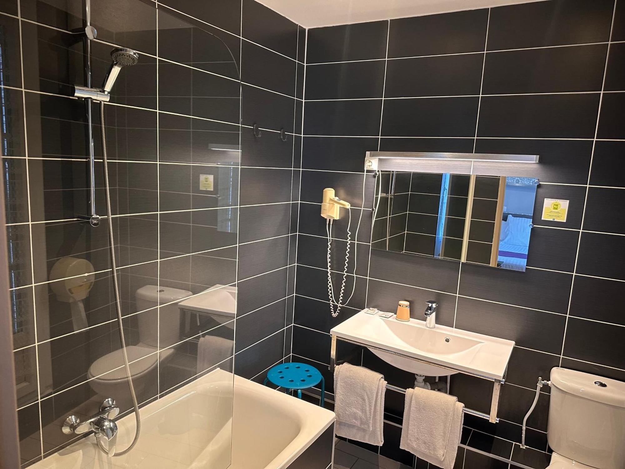 Hotel Berthelot Tours Bagian luar foto