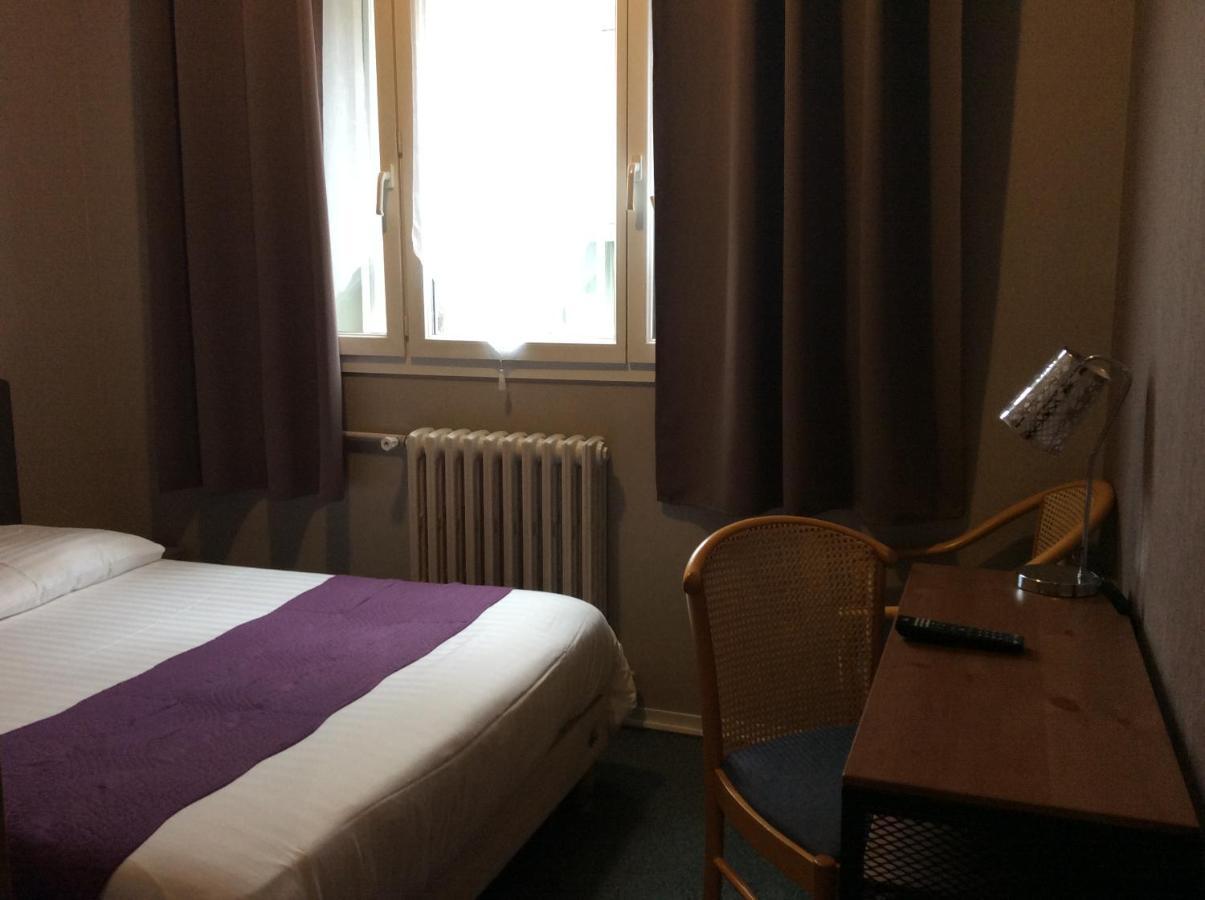 Hotel Berthelot Tours Bagian luar foto