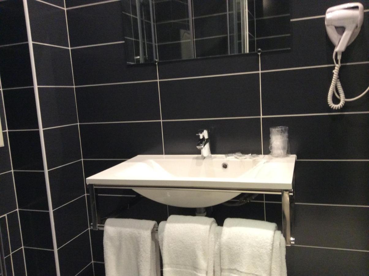 Hotel Berthelot Tours Bagian luar foto