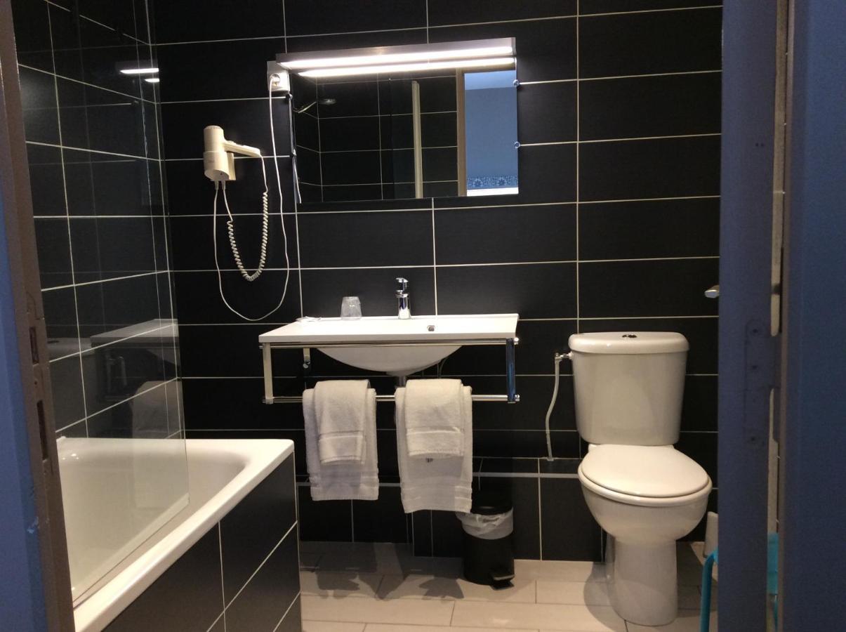 Hotel Berthelot Tours Bagian luar foto